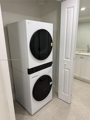 8005 Lake Dr 110, Doral, FL 33166