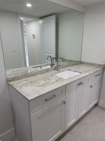 8005 Lake Dr 110, Doral, FL 33166