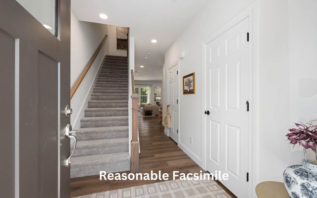 5D Dearborn Circle, Goffstown, NH 03045