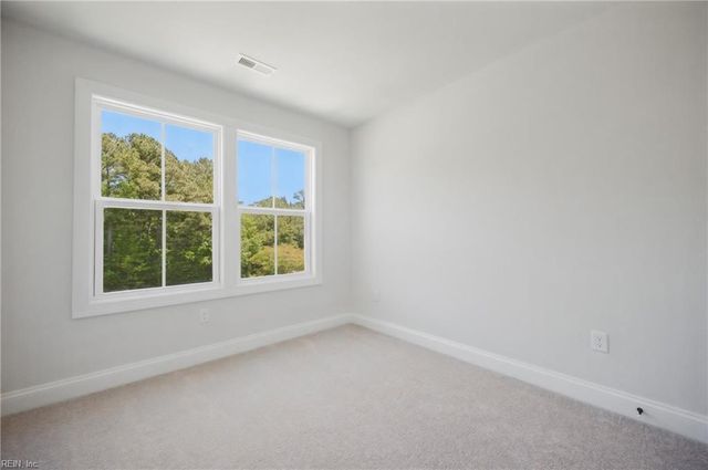 113 Bracewell LN, Yorktown, VA 23692