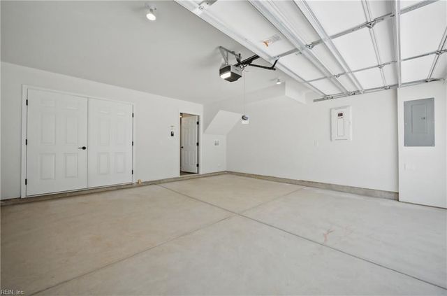 113 Bracewell LN, Yorktown, VA 23692