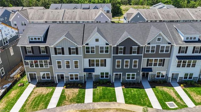 113 Bracewell LN, Yorktown, VA 23692