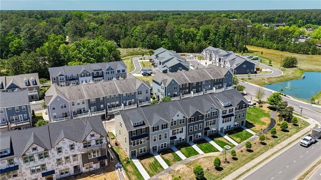 113 Bracewell LN, Yorktown, VA 23692