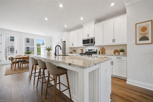 113 Bracewell LN, Yorktown, VA 23692