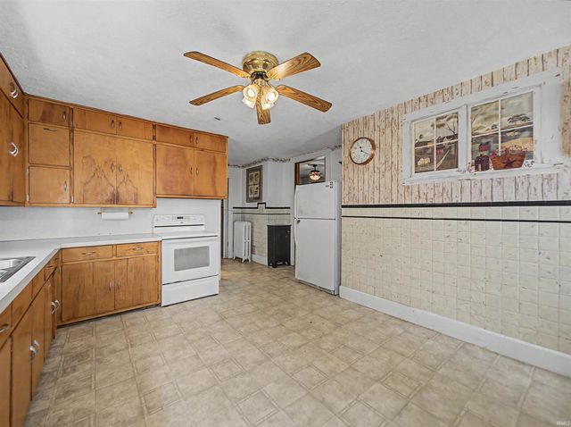 301 W Inglefield Road, Evansville, IN 47725