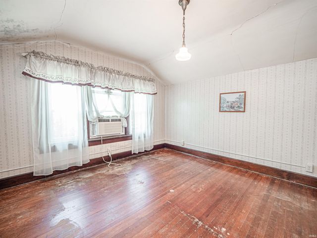 301 W Inglefield Road, Evansville, IN 47725