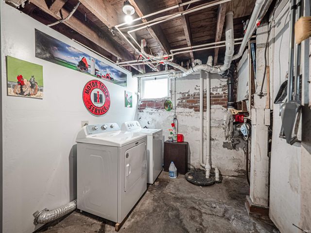 301 W Inglefield Road, Evansville, IN 47725