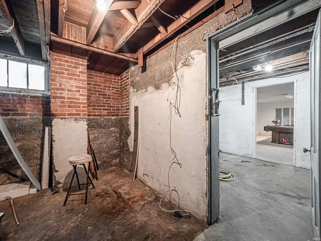 301 W Inglefield Road, Evansville, IN 47725