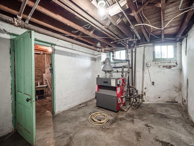 301 W Inglefield Road, Evansville, IN 47725