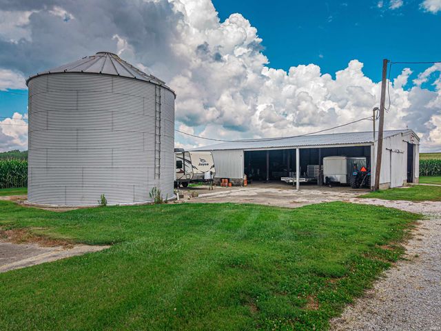 301 W Inglefield Road, Evansville, IN 47725