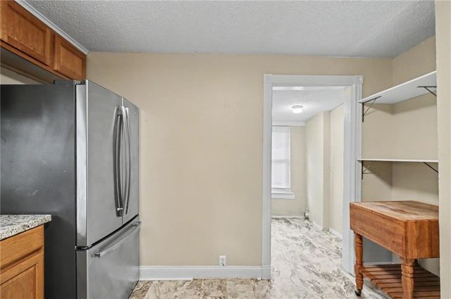 907 N Broadway Street, Leavenworth, KS 66048