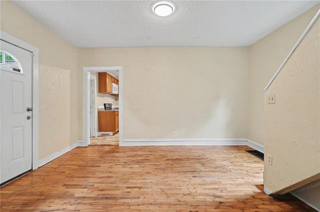 907 N Broadway Street, Leavenworth, KS 66048