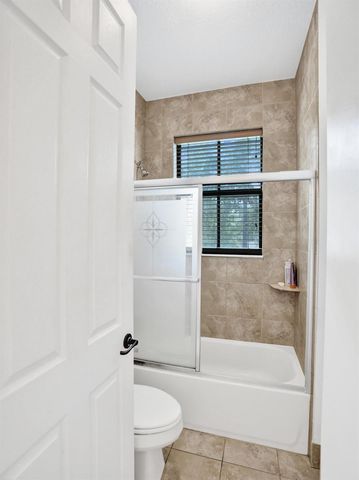 8541 NW 38th Street, Cooper City, FL 33024