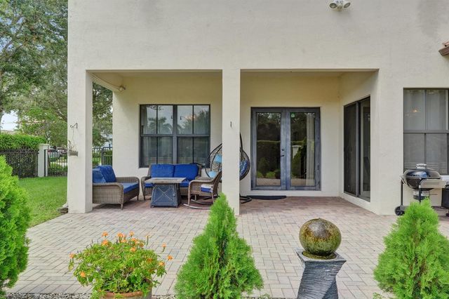 8541 NW 38th Street, Cooper City, FL 33024