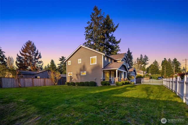 12204 Ashworth Avenue N, Seattle, WA 98133