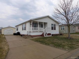 11224 Nearbrook Court, South Lyon, MI 48178