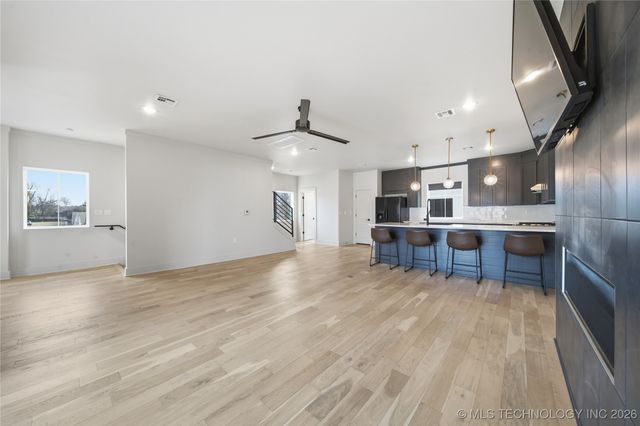 3767 S Riverside Drive E 3767, Tulsa, OK 74105