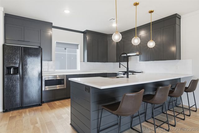 3767 S Riverside Drive E 3767, Tulsa, OK 74105