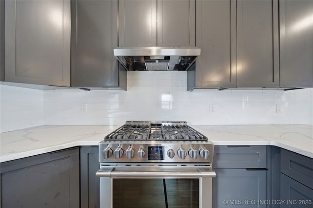 3767 S Riverside Drive E 3767, Tulsa, OK 74105