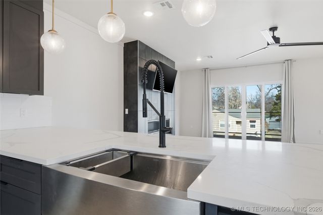 3767 S Riverside Drive E 3767, Tulsa, OK 74105