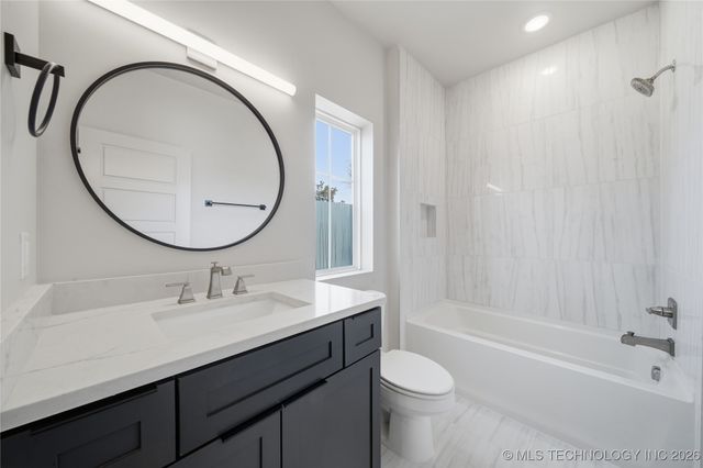 3767 S Riverside Drive E 3767, Tulsa, OK 74105