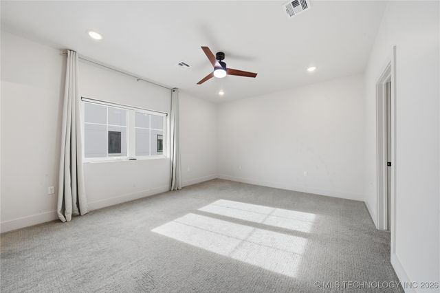 3767 S Riverside Drive E 3767, Tulsa, OK 74105