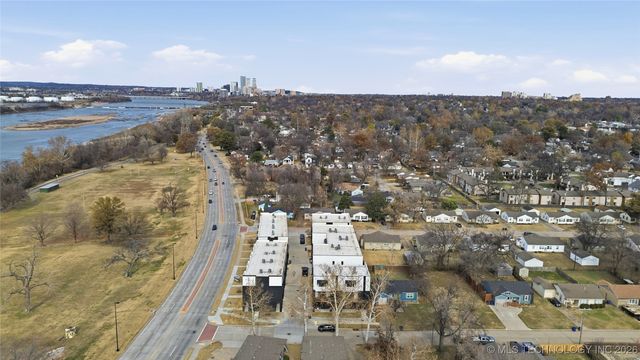 3767 S Riverside Drive E 3767, Tulsa, OK 74105