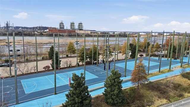 3767 S Riverside Drive E 3767, Tulsa, OK 74105