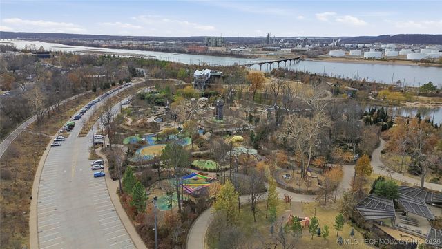 3767 S Riverside Drive E 3767, Tulsa, OK 74105