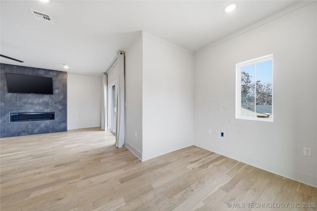 3767 S Riverside Drive E 3767, Tulsa, OK 74105