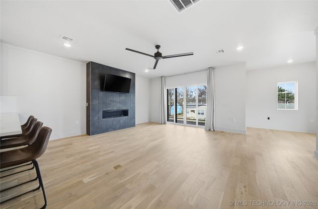 3767 S Riverside Drive E 3767, Tulsa, OK 74105