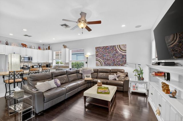 198 Bella Vista Way, Royal Palm Beach, FL 33411