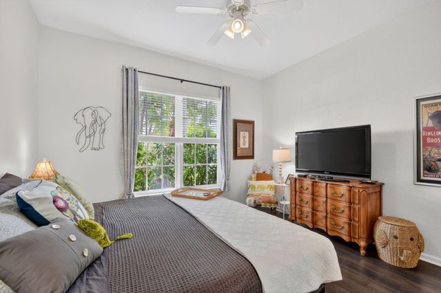 198 Bella Vista Way, Royal Palm Beach, FL 33411