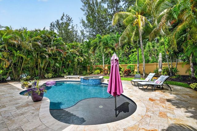198 Bella Vista Way, Royal Palm Beach, FL 33411