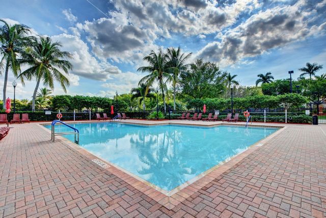 198 Bella Vista Way, Royal Palm Beach, FL 33411