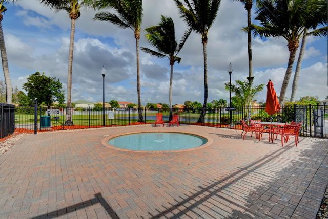 198 Bella Vista Way, Royal Palm Beach, FL 33411