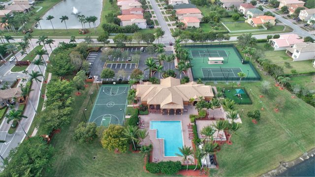 198 Bella Vista Way, Royal Palm Beach, FL 33411