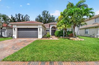 198 Bella Vista Way, Royal Palm Beach, FL 33411
