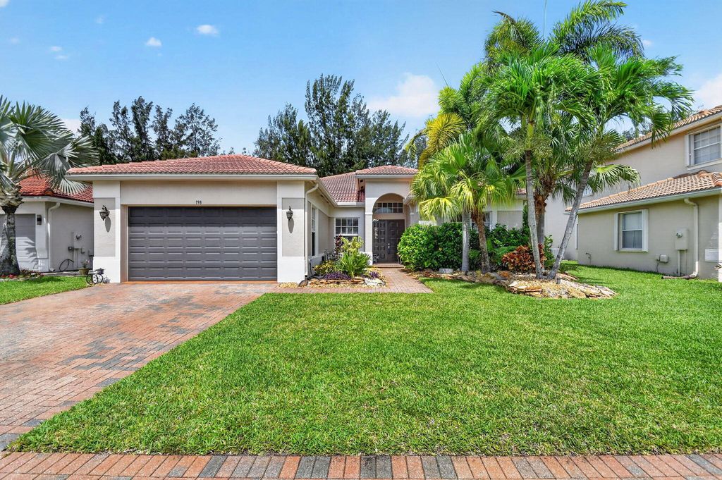 198 Bella Vista Way, Royal Palm Beach, FL 33411
