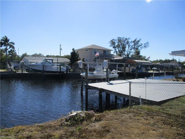 8140 Cleaves RD, North Fort Myers, FL 33903