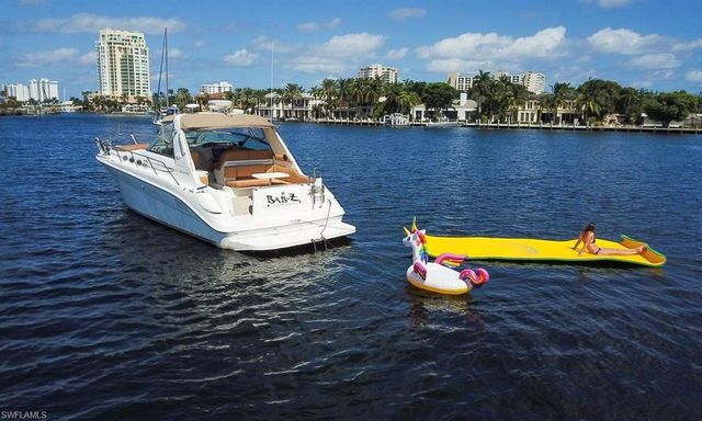 8140 Cleaves RD, North Fort Myers, FL 33903