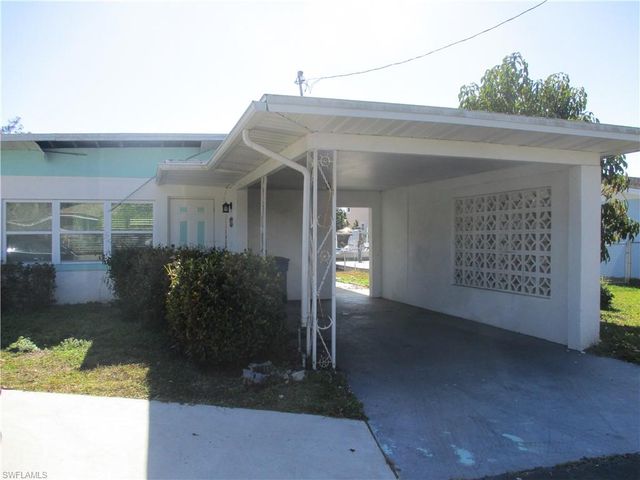 8140 Cleaves RD, North Fort Myers, FL 33903