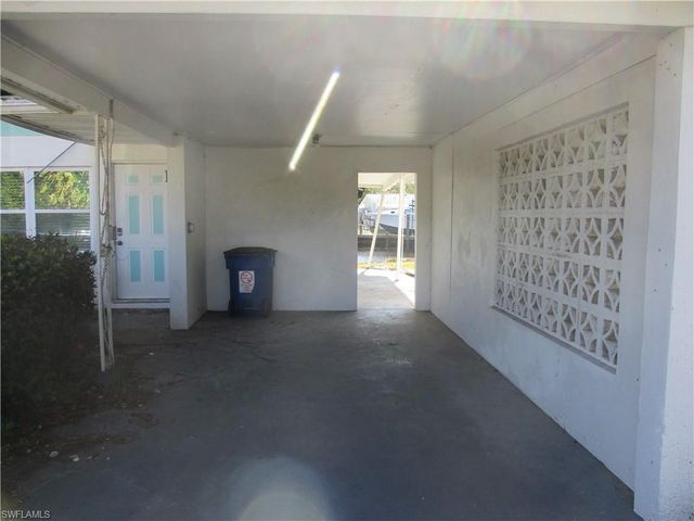 8140 Cleaves RD, North Fort Myers, FL 33903