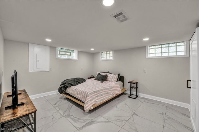 2108 Hampstead Road, Cleveland Heights, OH 44118