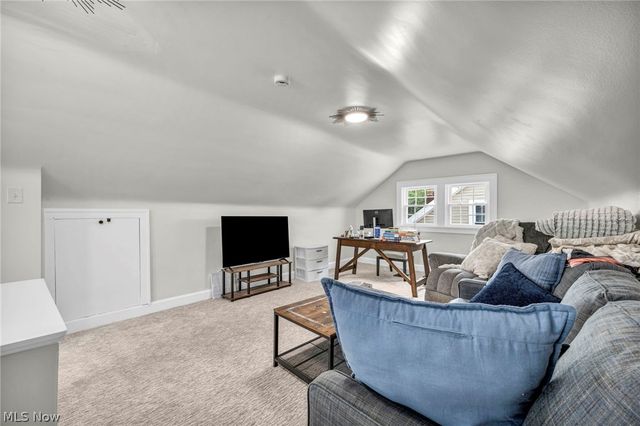 2108 Hampstead Road, Cleveland Heights, OH 44118