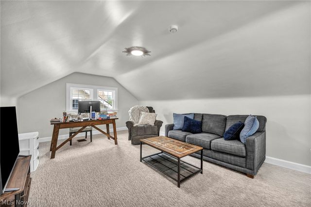2108 Hampstead Road, Cleveland Heights, OH 44118
