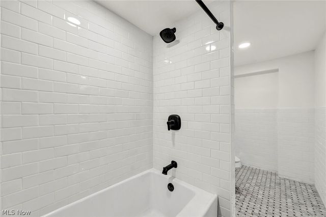 2108 Hampstead Road, Cleveland Heights, OH 44118