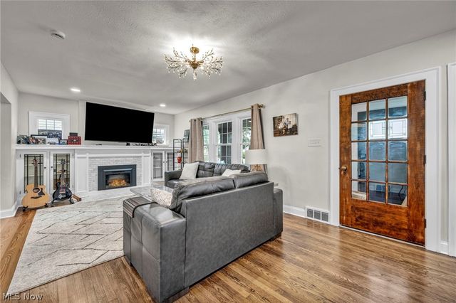 2108 Hampstead Road, Cleveland Heights, OH 44118