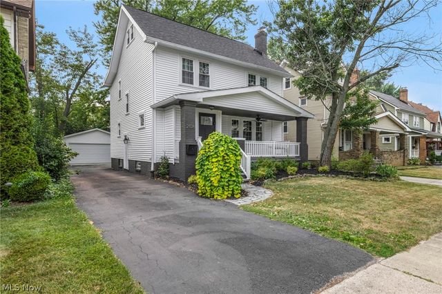 2108 Hampstead Road, Cleveland Heights, OH 44118