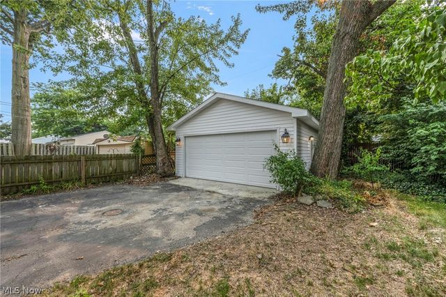 2108 Hampstead Road, Cleveland Heights, OH 44118